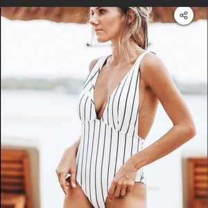 Cupshe One Piece striped swimsuit!